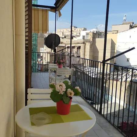 La Casa Di Nana In Centro Apartment *